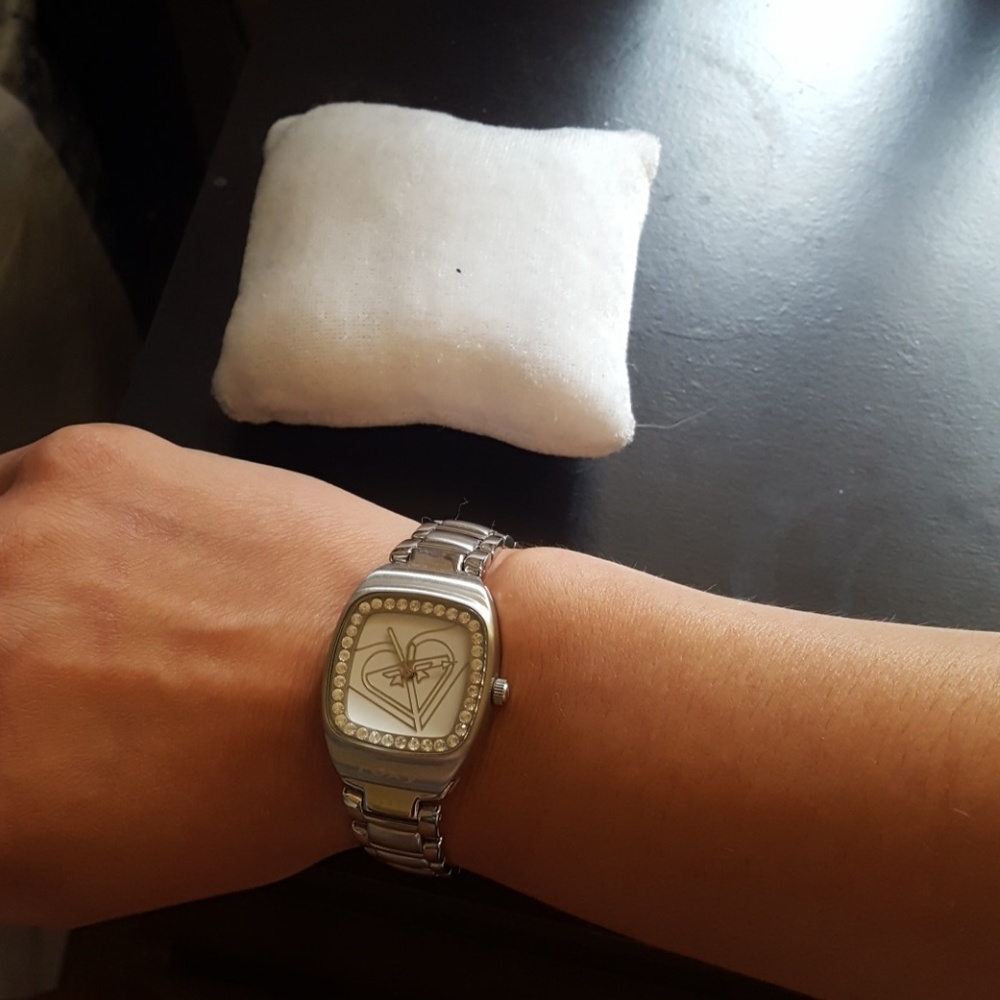 Roxy Watch - image 2